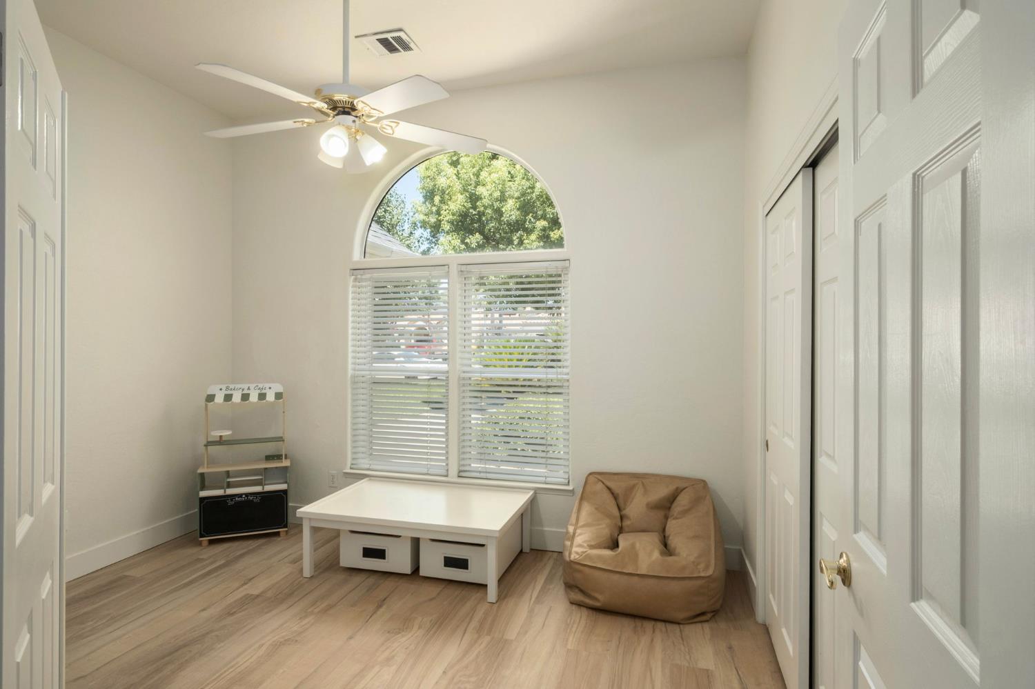 2370 Skansen St, Kingsburg, CA 93631