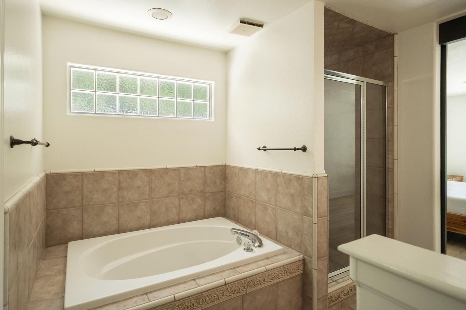 2370 Skansen St, Kingsburg, CA 93631