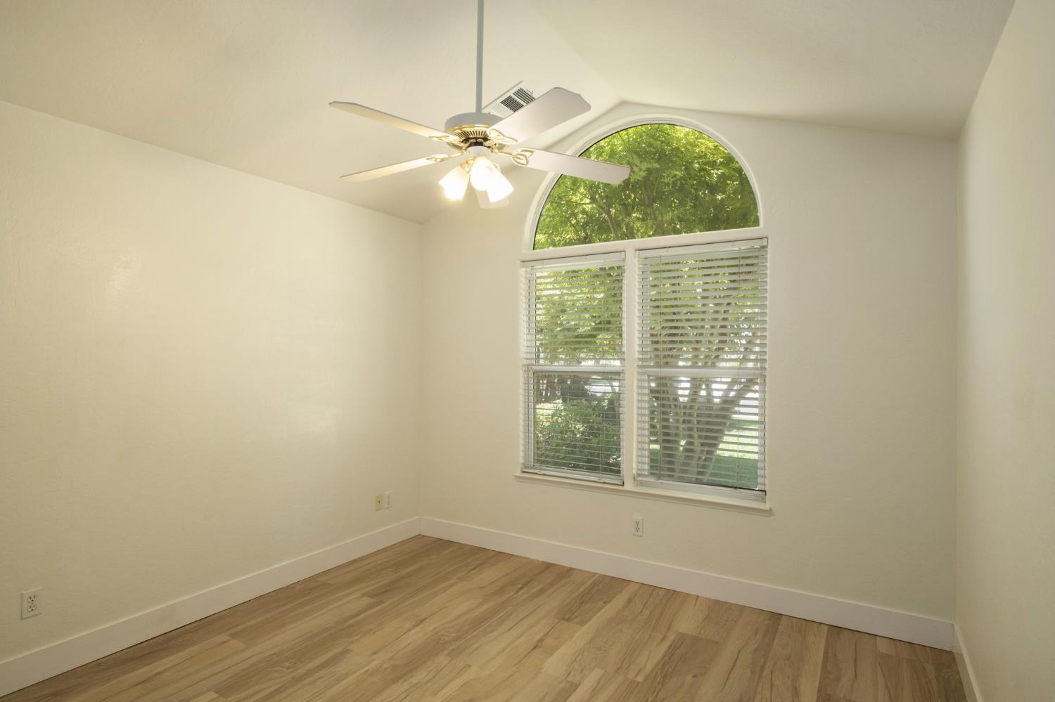 2370 Skansen St, Kingsburg, CA 93631