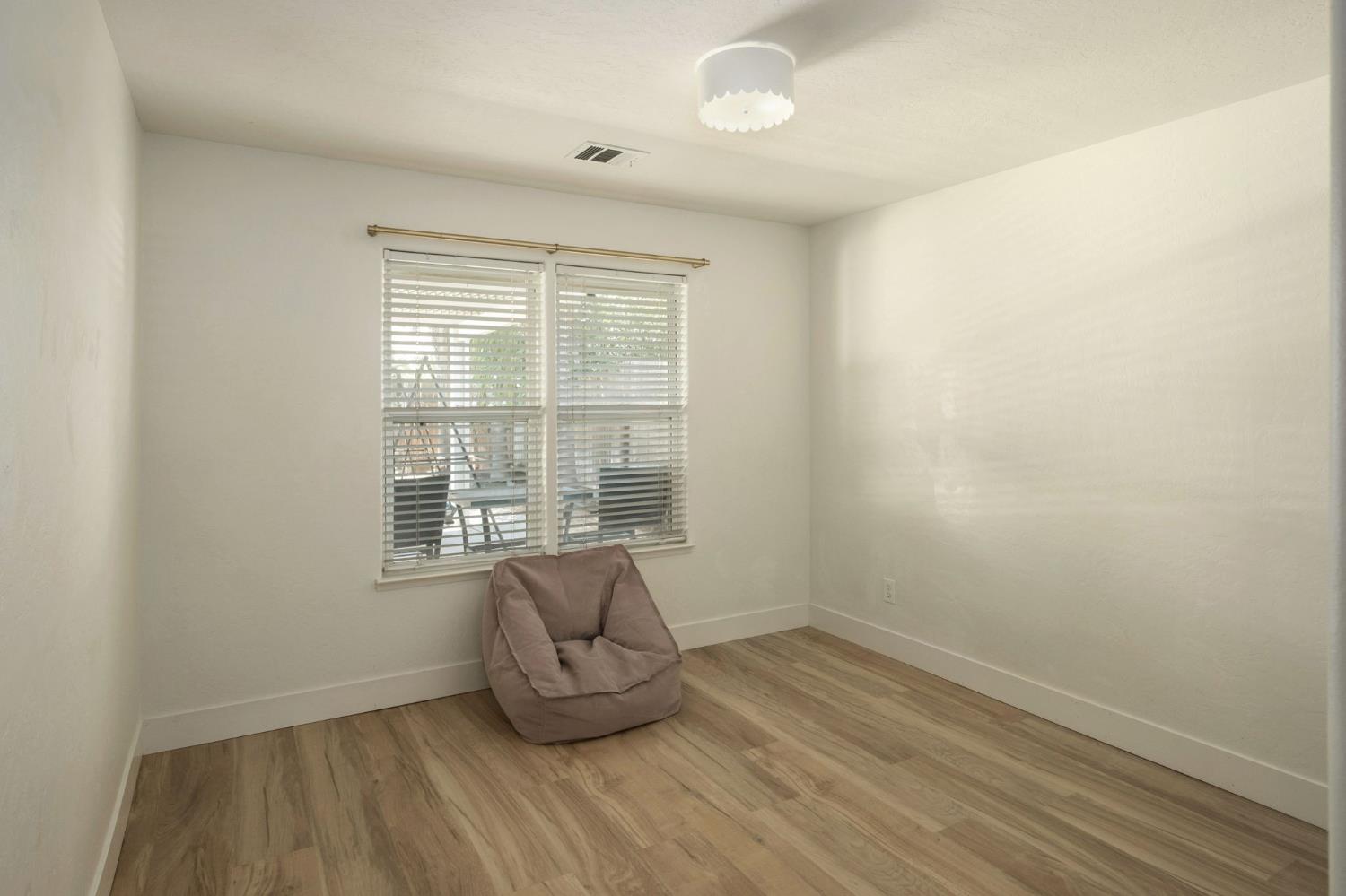 2370 Skansen St, Kingsburg, CA 93631