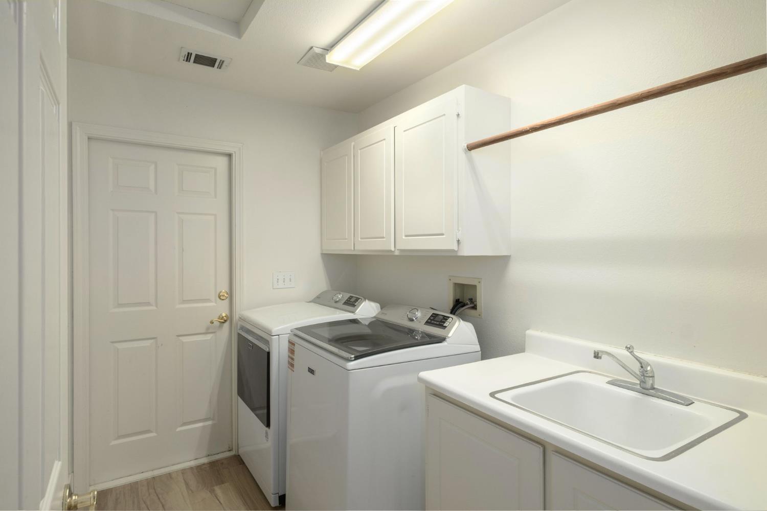 2370 Skansen St, Kingsburg, CA 93631