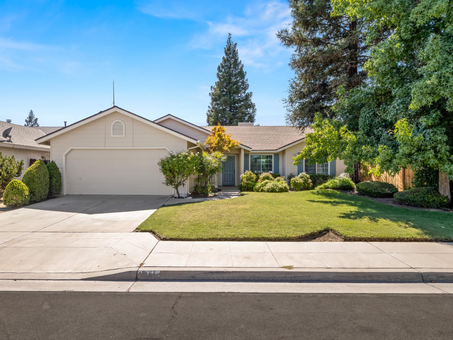 2313 N Milburn Ave, Fresno, CA 93722