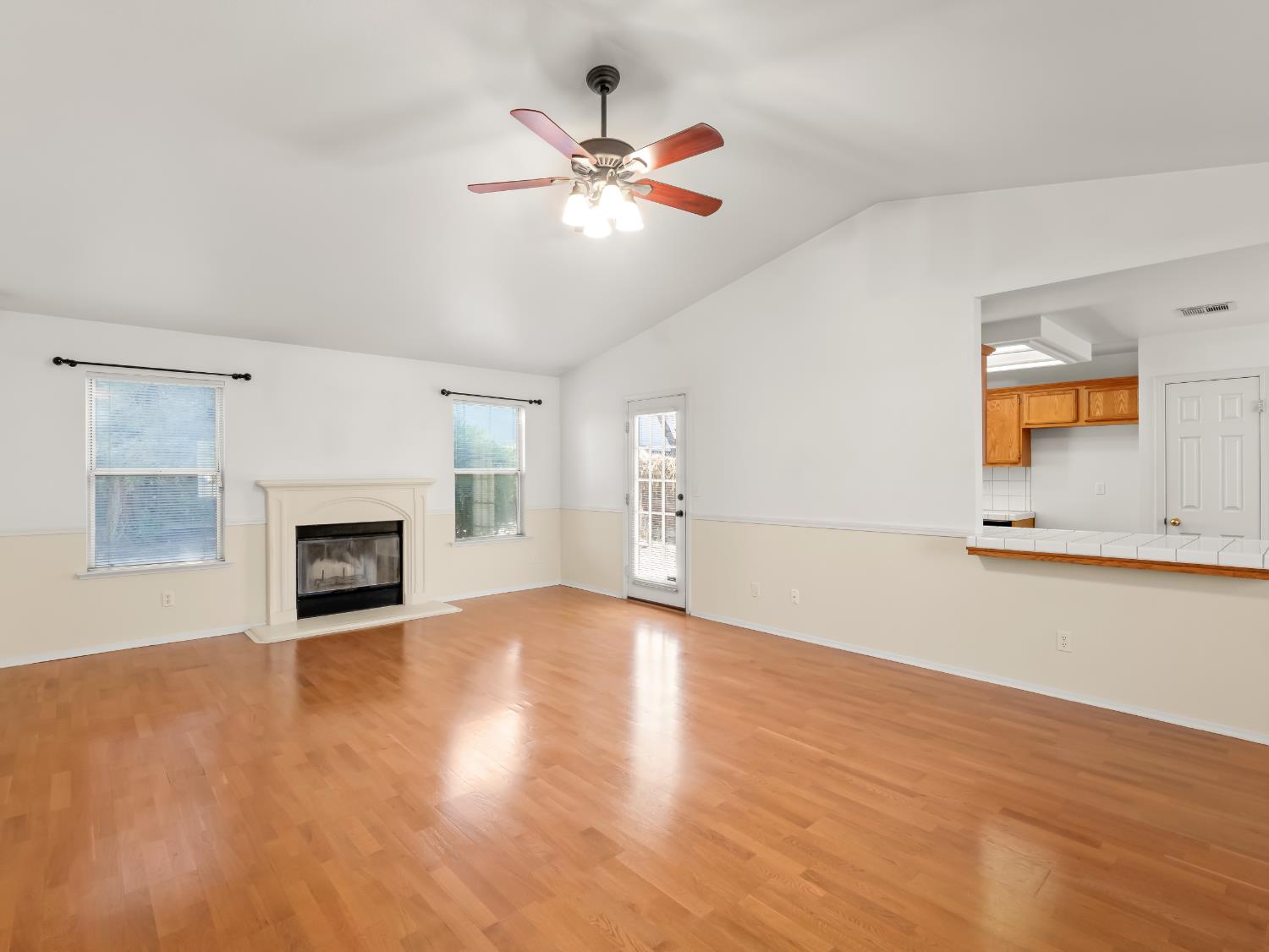 2313 N Milburn Ave, Fresno, CA 93722