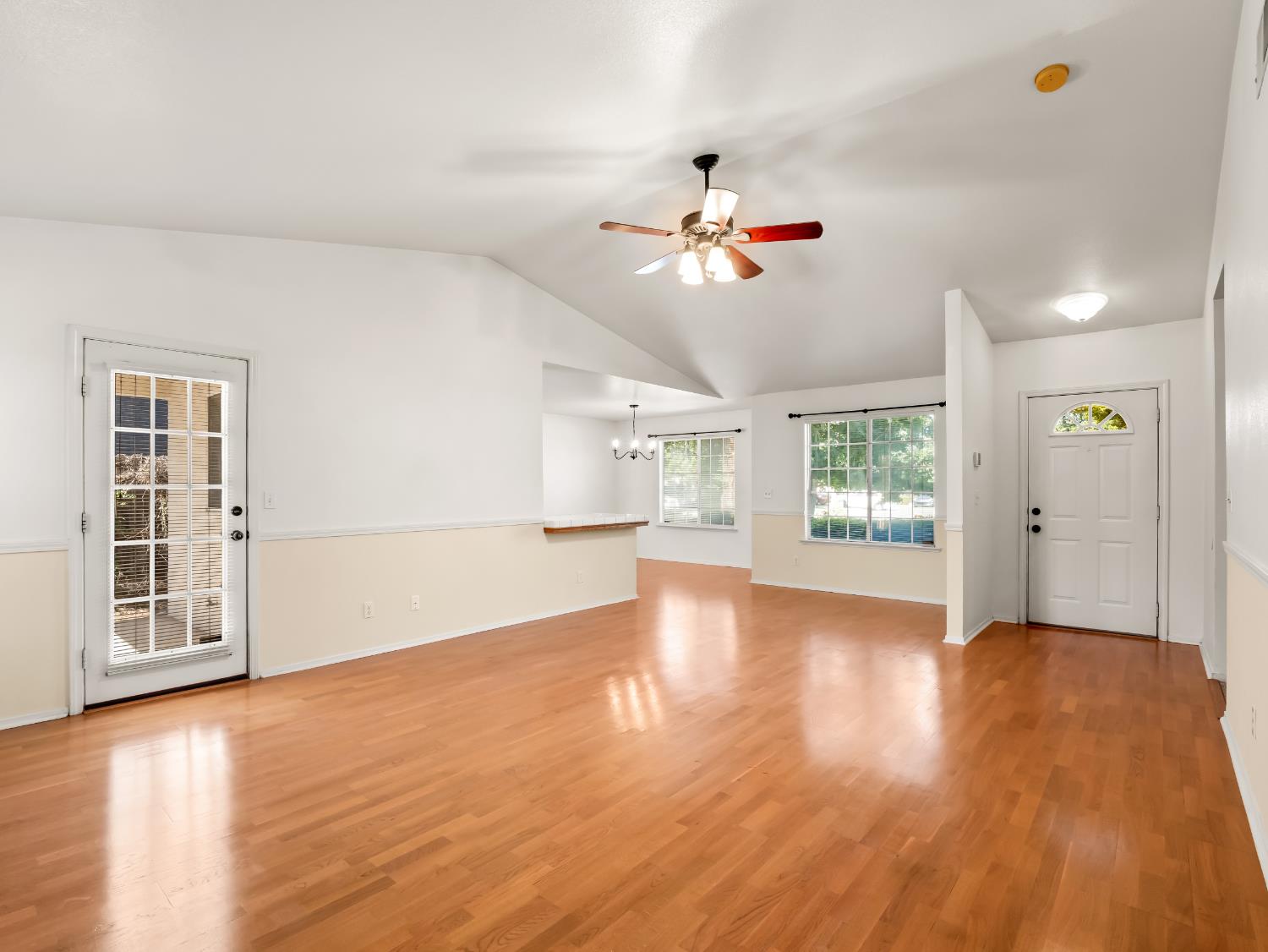 2313 N Milburn Ave, Fresno, CA 93722
