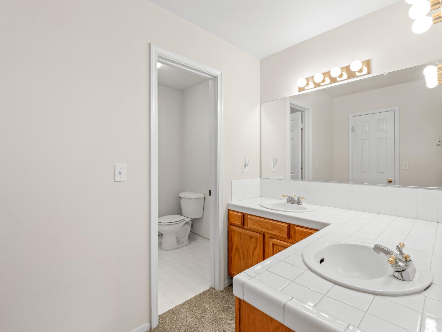 2313 N Milburn Ave, Fresno, CA 93722