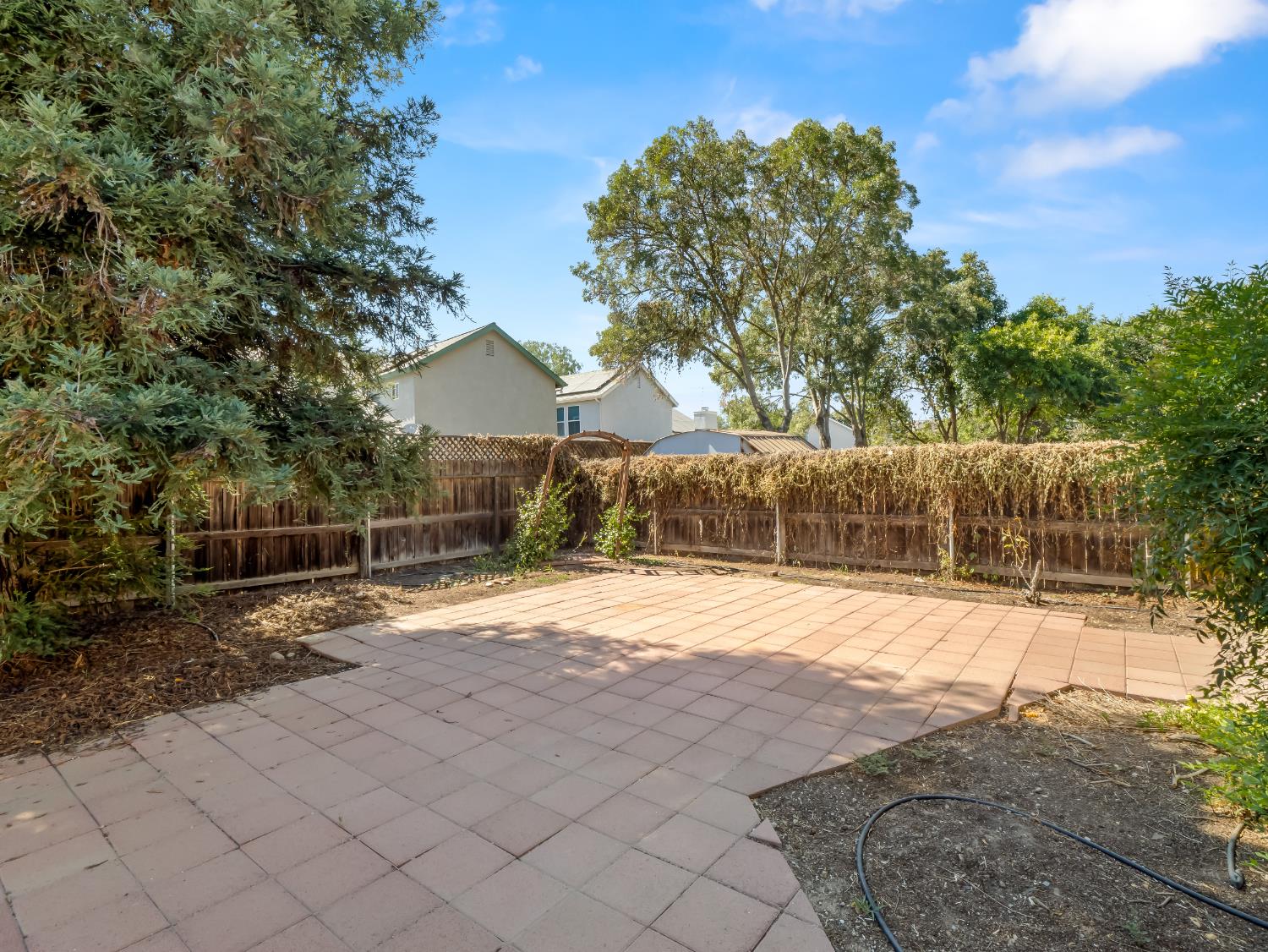 2313 N Milburn Ave, Fresno, CA 93722