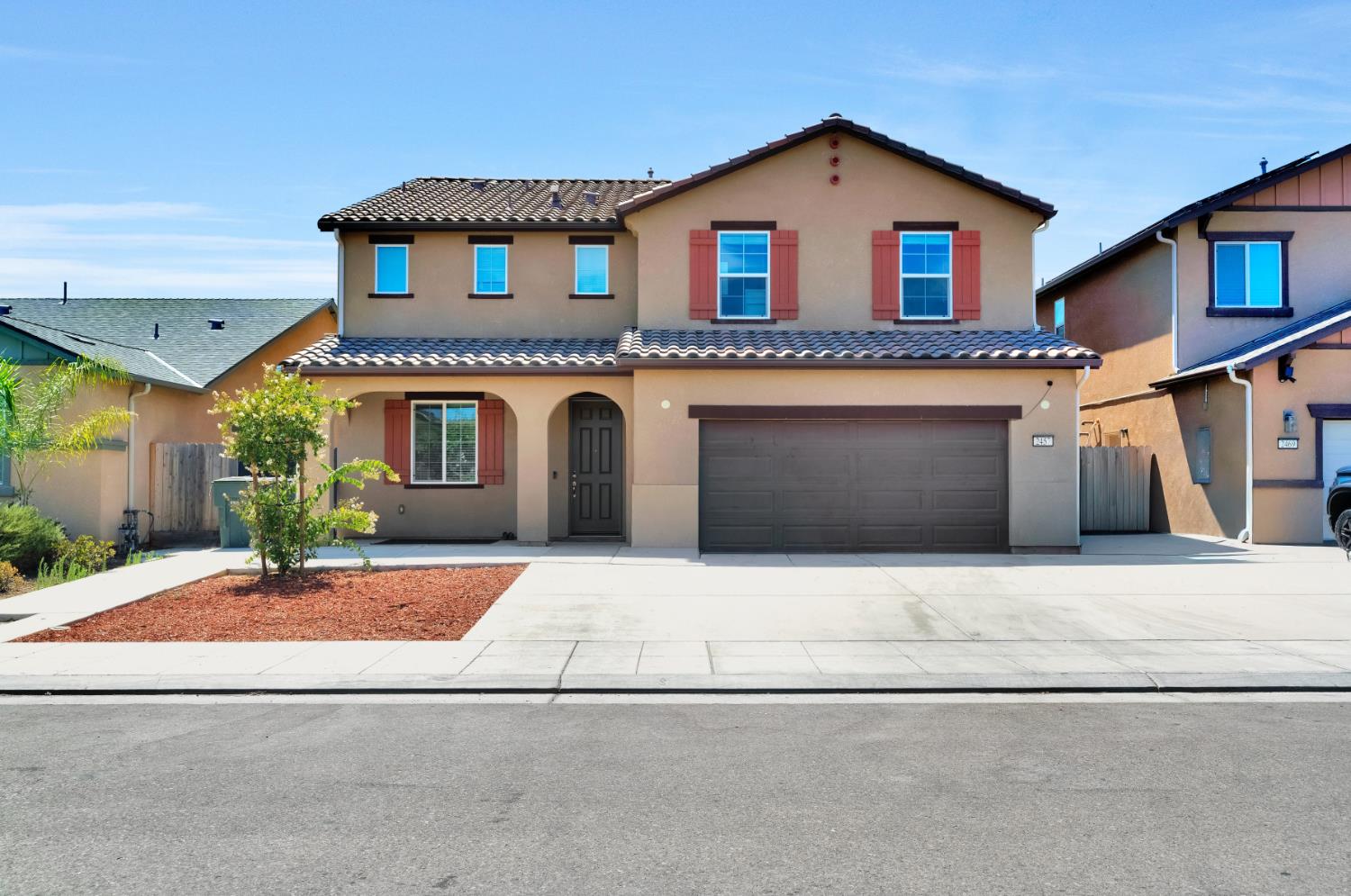 2457 N Pearwood Ave, Fresno, CA 93727