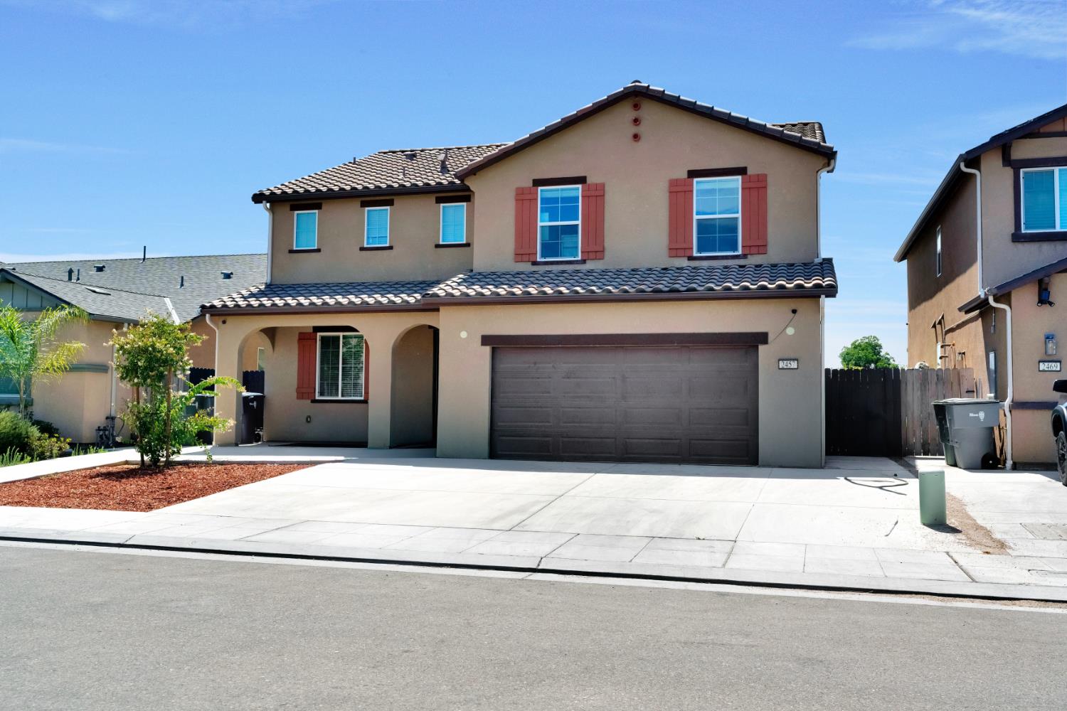 2457 N Pearwood Ave, Fresno, CA 93727