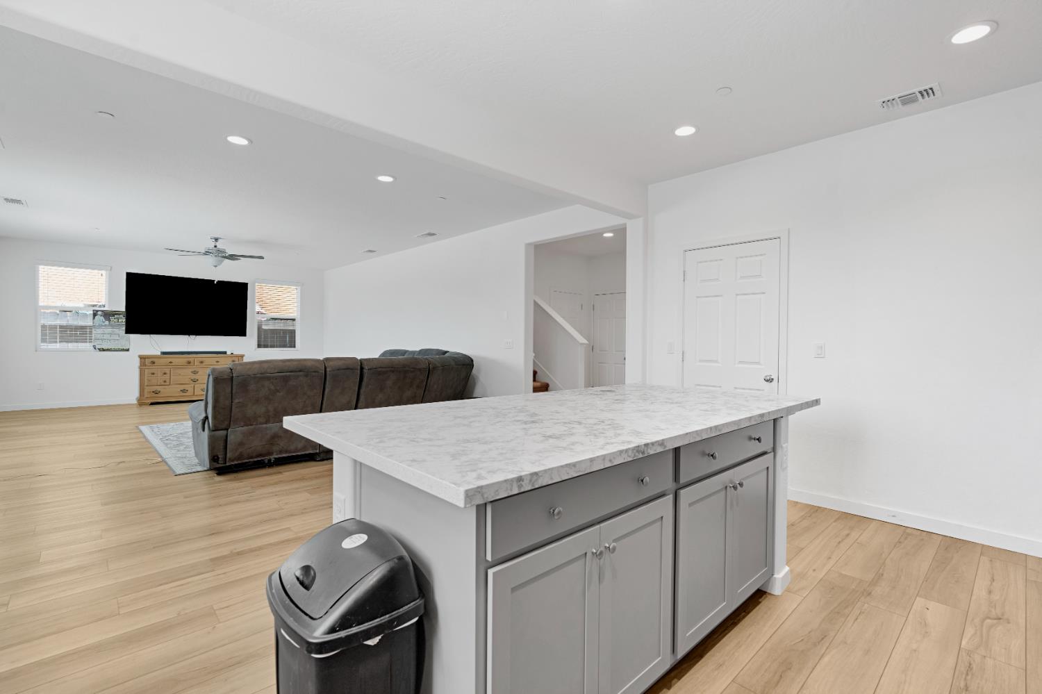 2457 N Pearwood Ave, Fresno, CA 93727