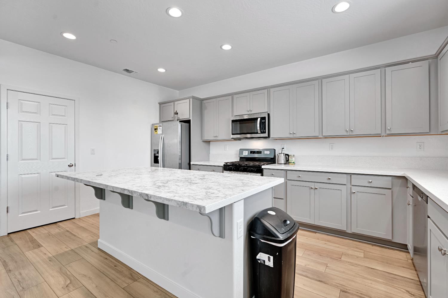 2457 N Pearwood Ave, Fresno, CA 93727