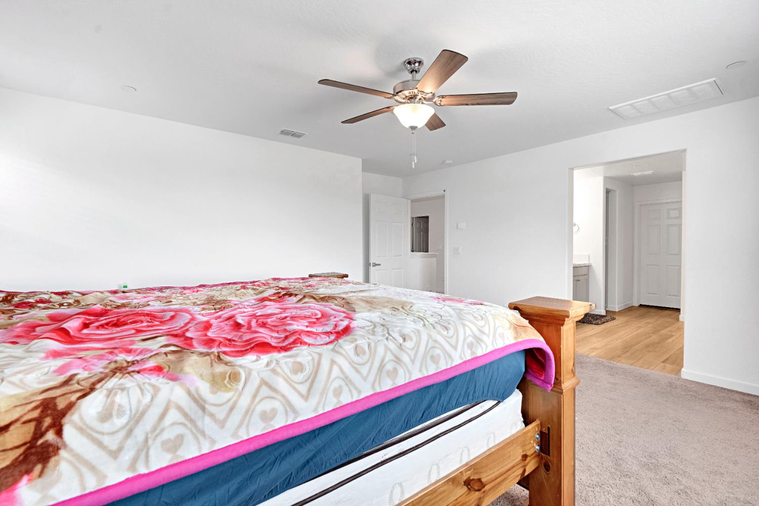 2457 N Pearwood Ave, Fresno, CA 93727