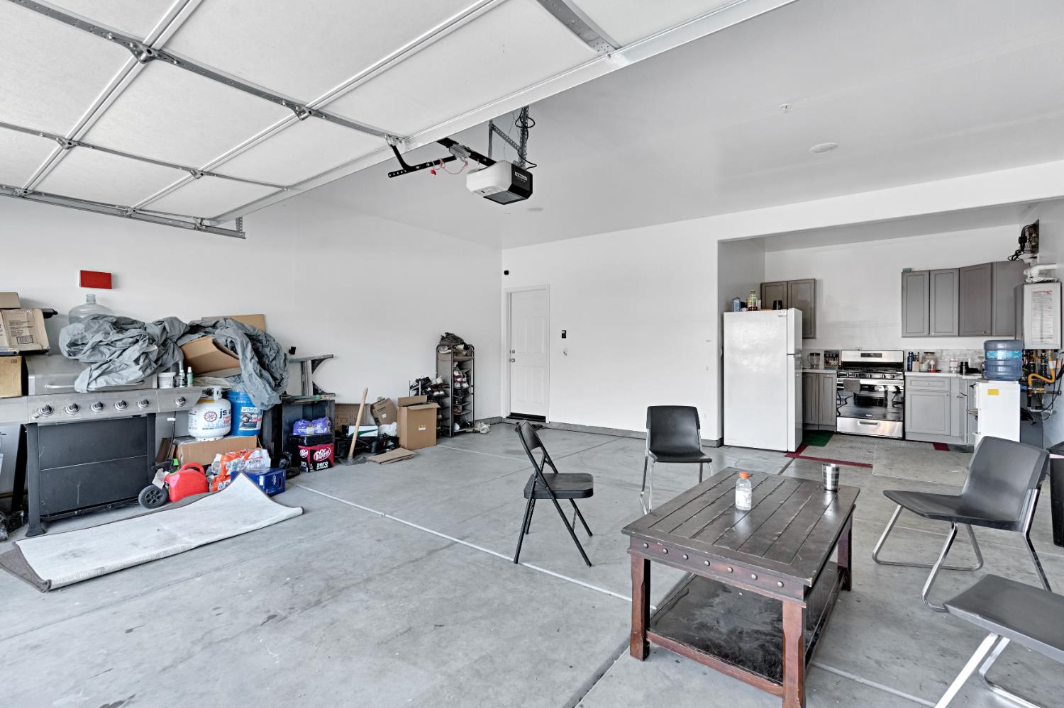 2457 N Pearwood Ave, Fresno, CA 93727