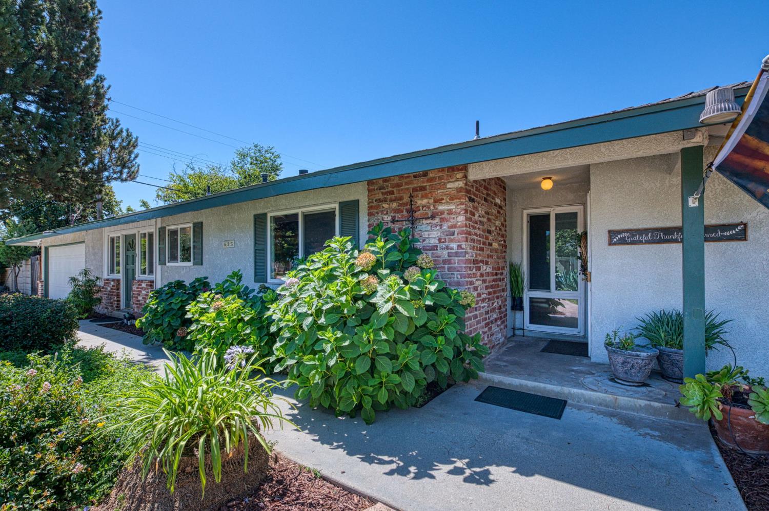 683 W Browning Ave, Fresno, CA 93704