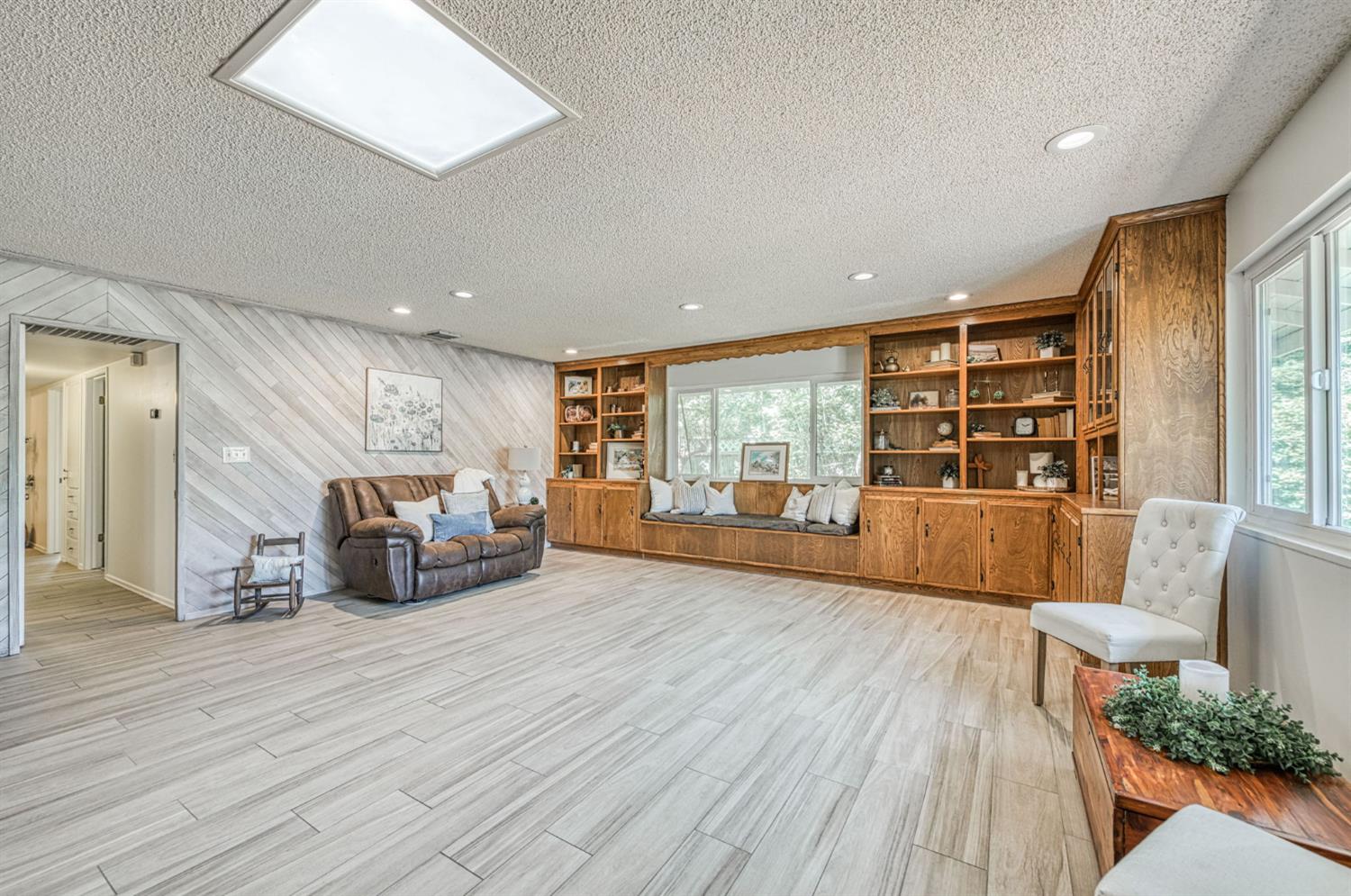 683 W Browning Ave, Fresno, CA 93704