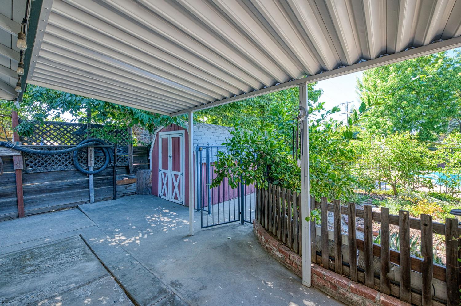 683 W Browning Ave, Fresno, CA 93704