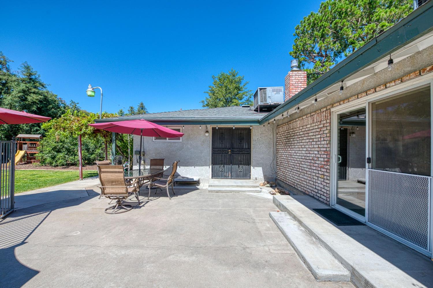 683 W Browning Ave, Fresno, CA 93704