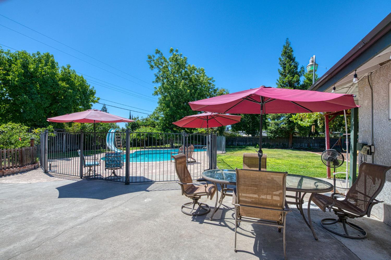 683 W Browning Ave, Fresno, CA 93704