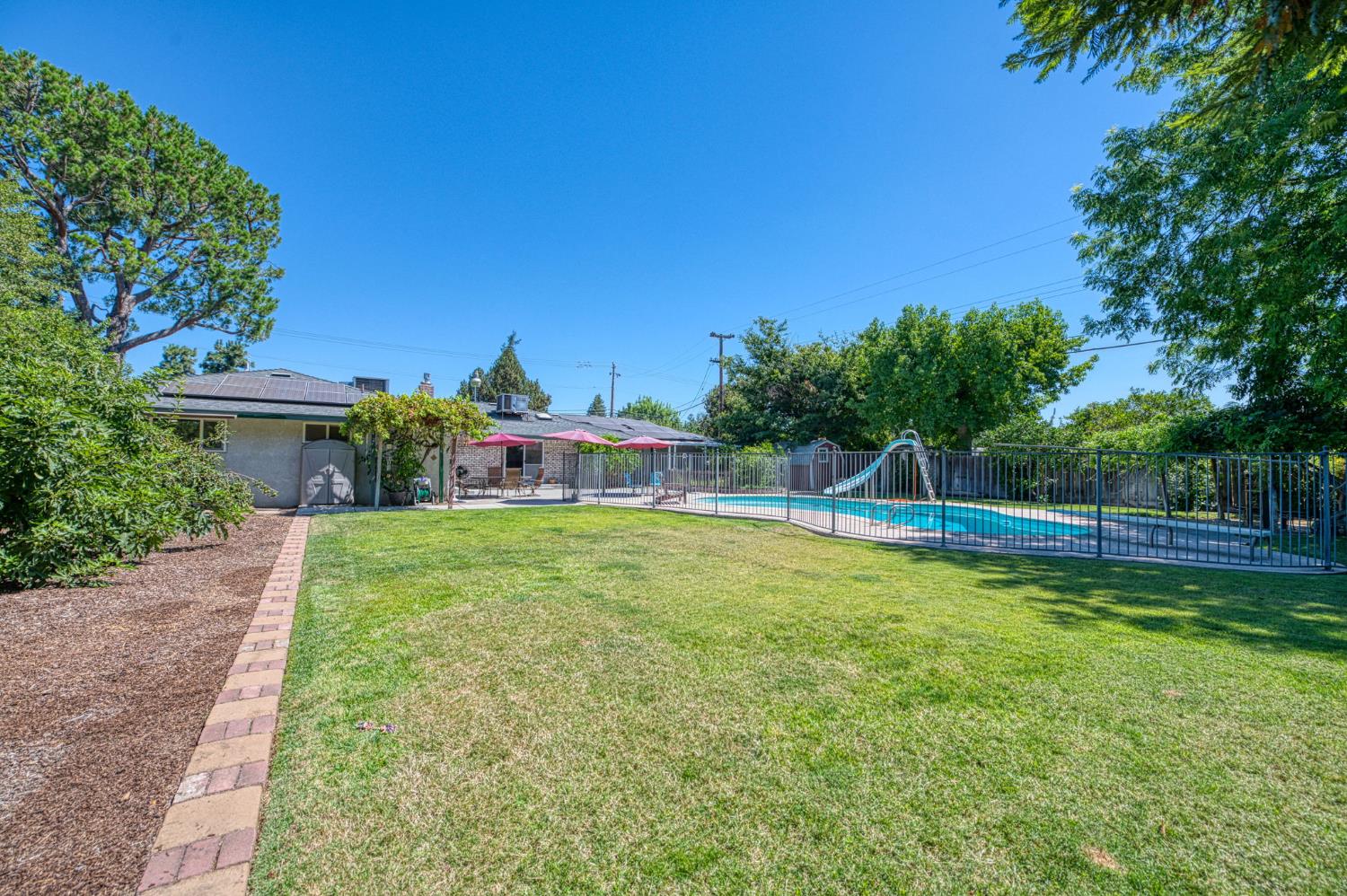683 W Browning Ave, Fresno, CA 93704