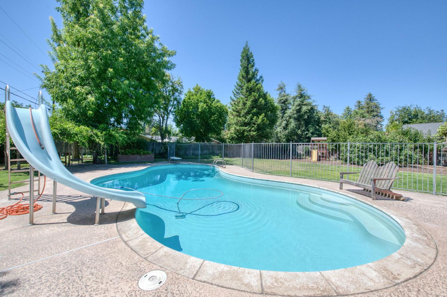683 W Browning Ave, Fresno, CA 93704