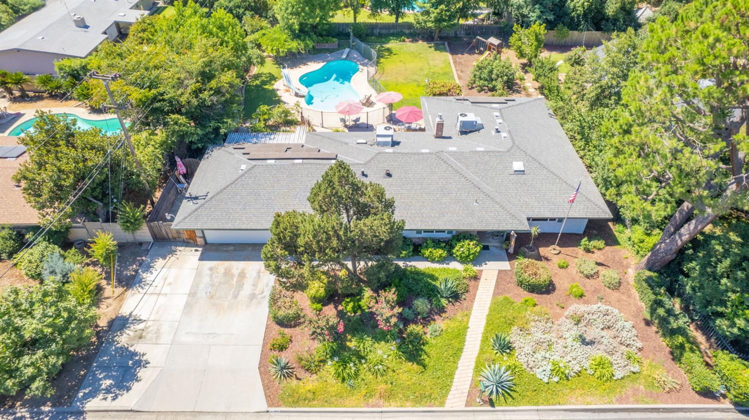 683 W Browning Ave, Fresno, CA 93704