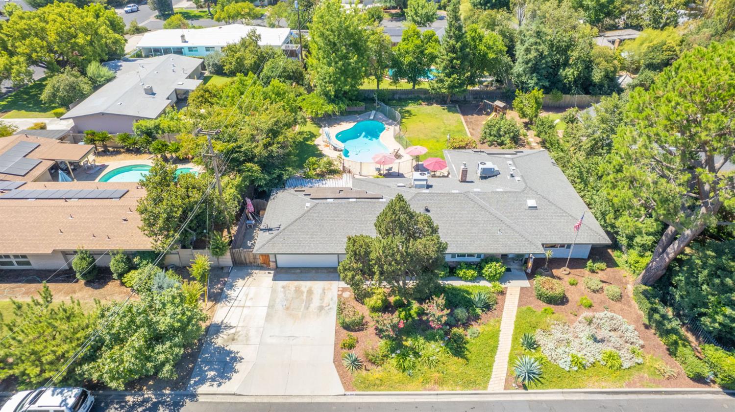 683 W Browning Ave, Fresno, CA 93704