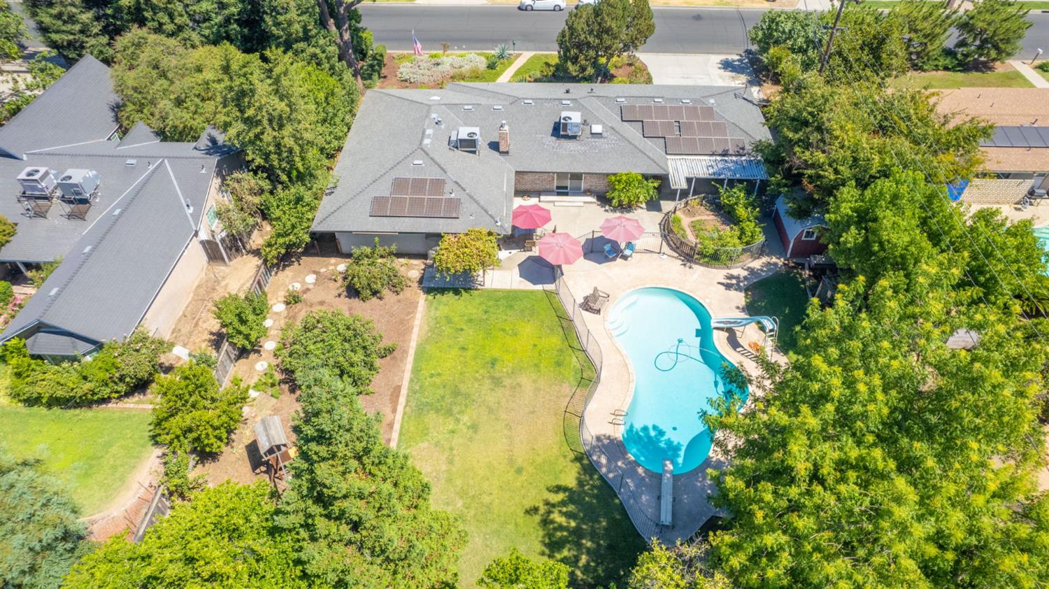 683 W Browning Ave, Fresno, CA 93704