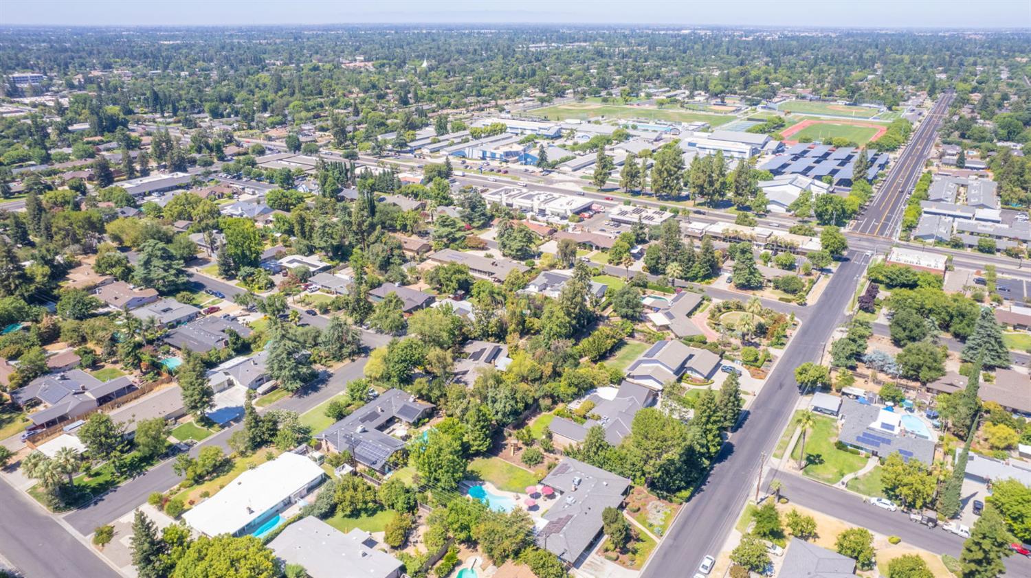 683 W Browning Ave, Fresno, CA 93704