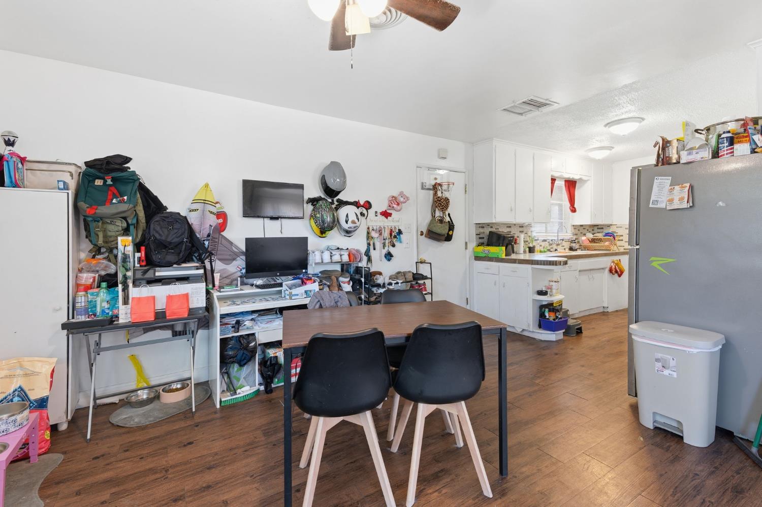 3504 N Wolters Ave, Fresno, CA 93726