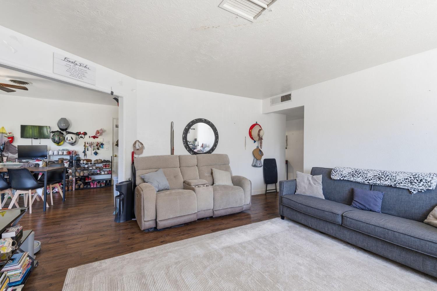 3504 N Wolters Ave, Fresno, CA 93726