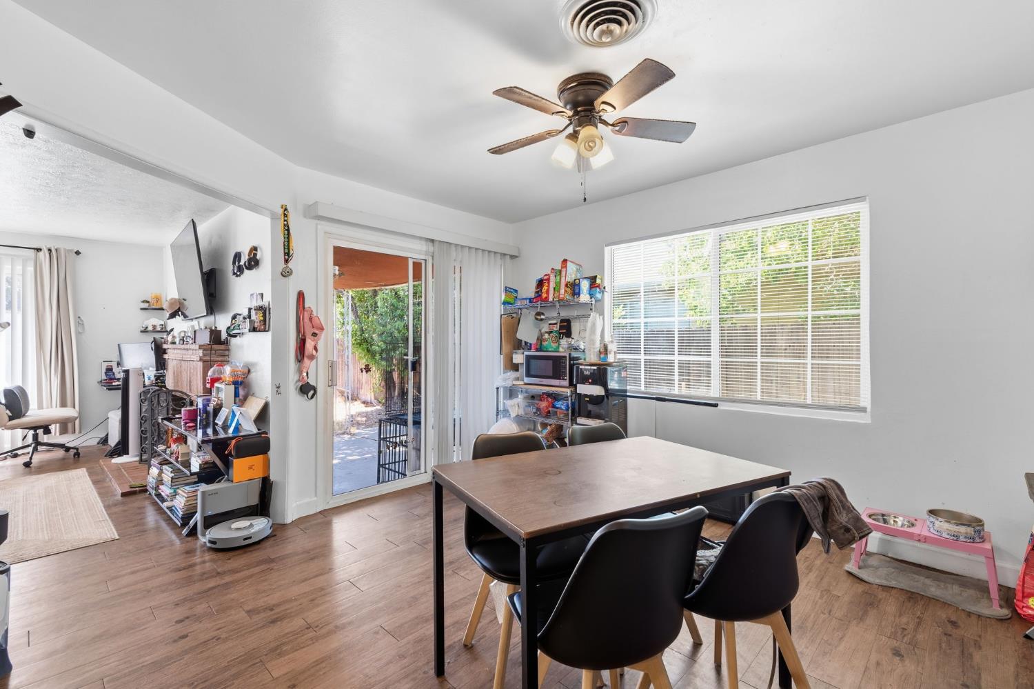 3504 N Wolters Ave, Fresno, CA 93726