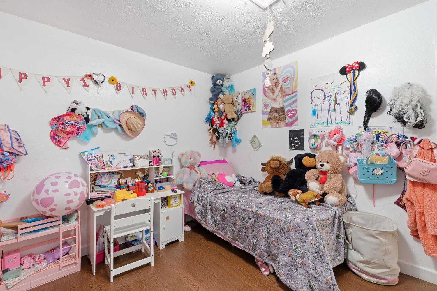 3504 N Wolters Ave, Fresno, CA 93726