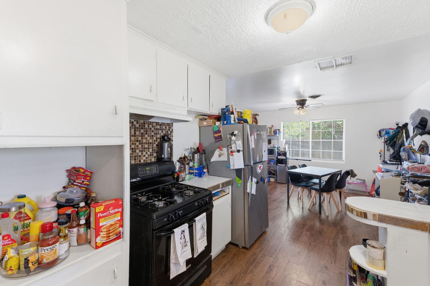 3504 N Wolters Ave, Fresno, CA 93726