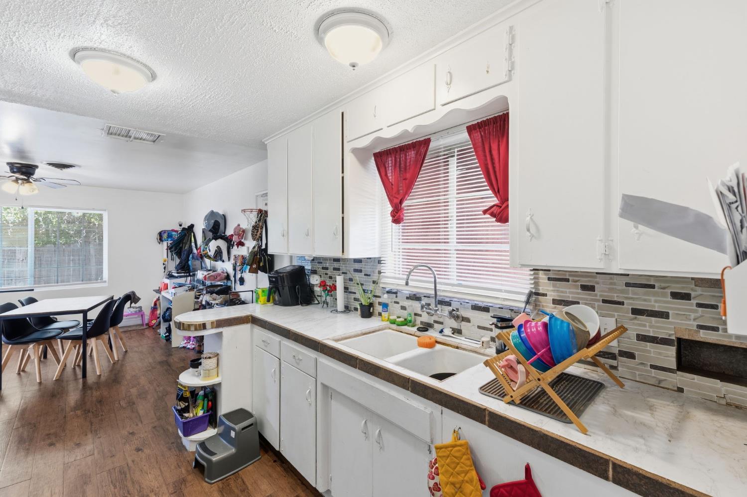 3504 N Wolters Ave, Fresno, CA 93726