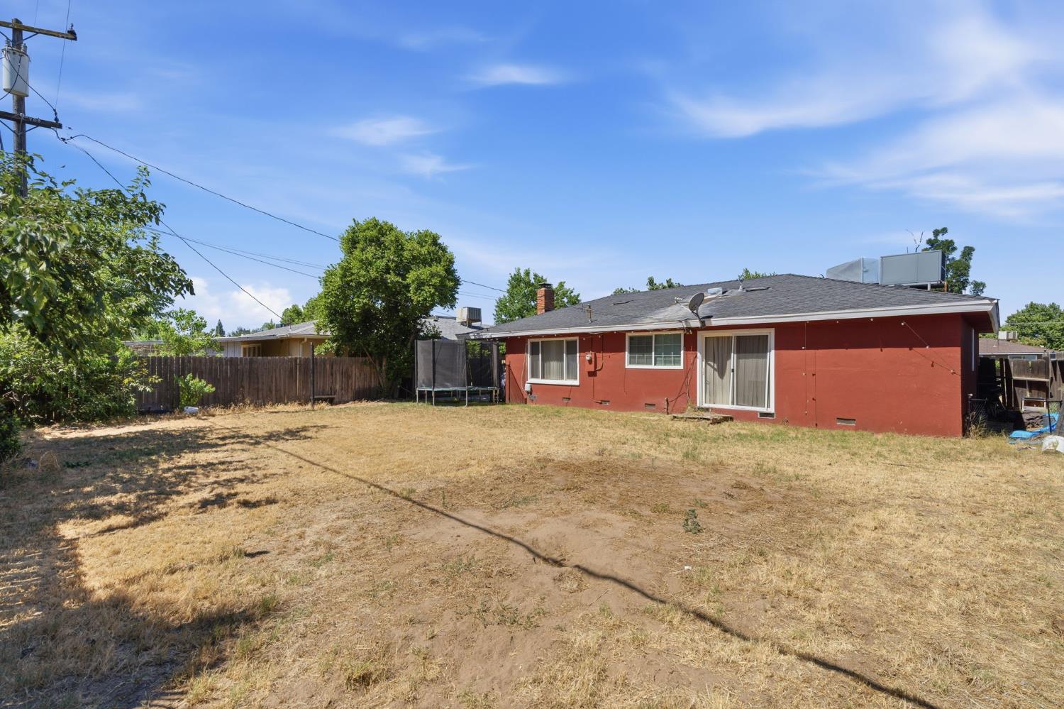 3504 N Wolters Ave, Fresno, CA 93726