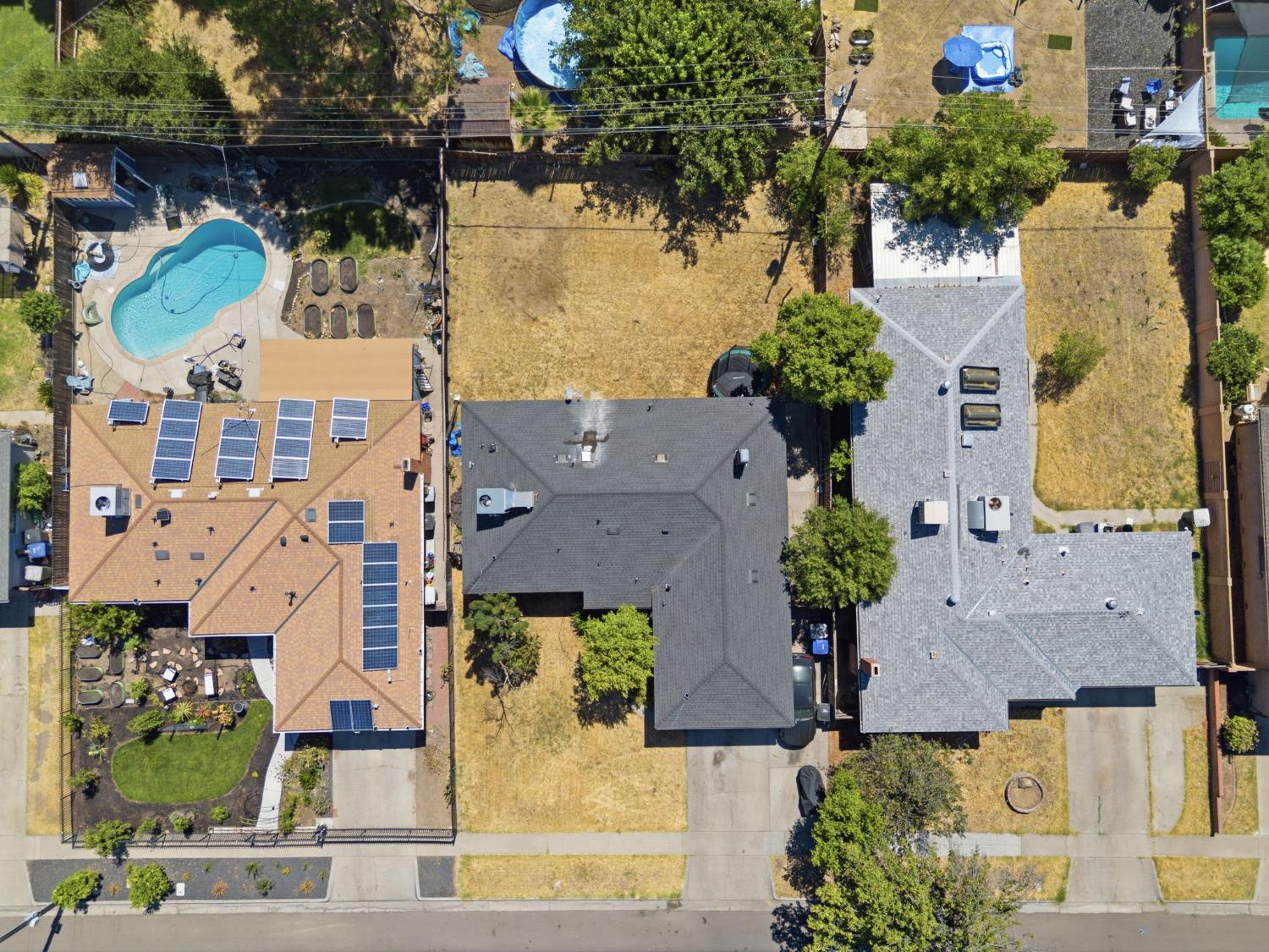 3504 N Wolters Ave, Fresno, CA 93726