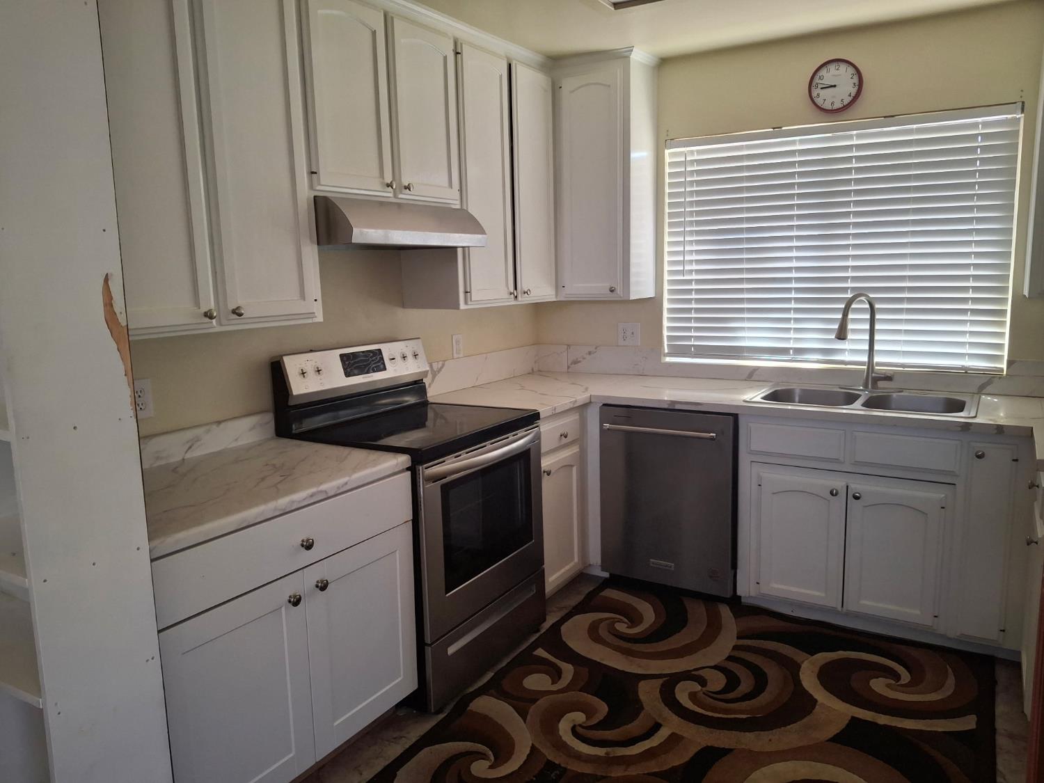 2295 N Lodi Ave, Fresno, CA 93722