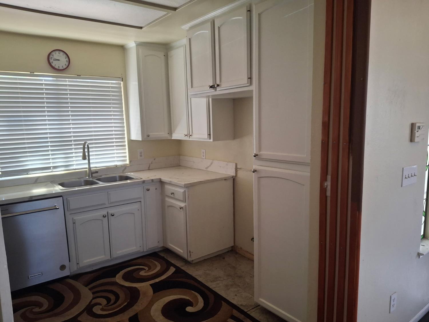 2295 N Lodi Ave, Fresno, CA 93722