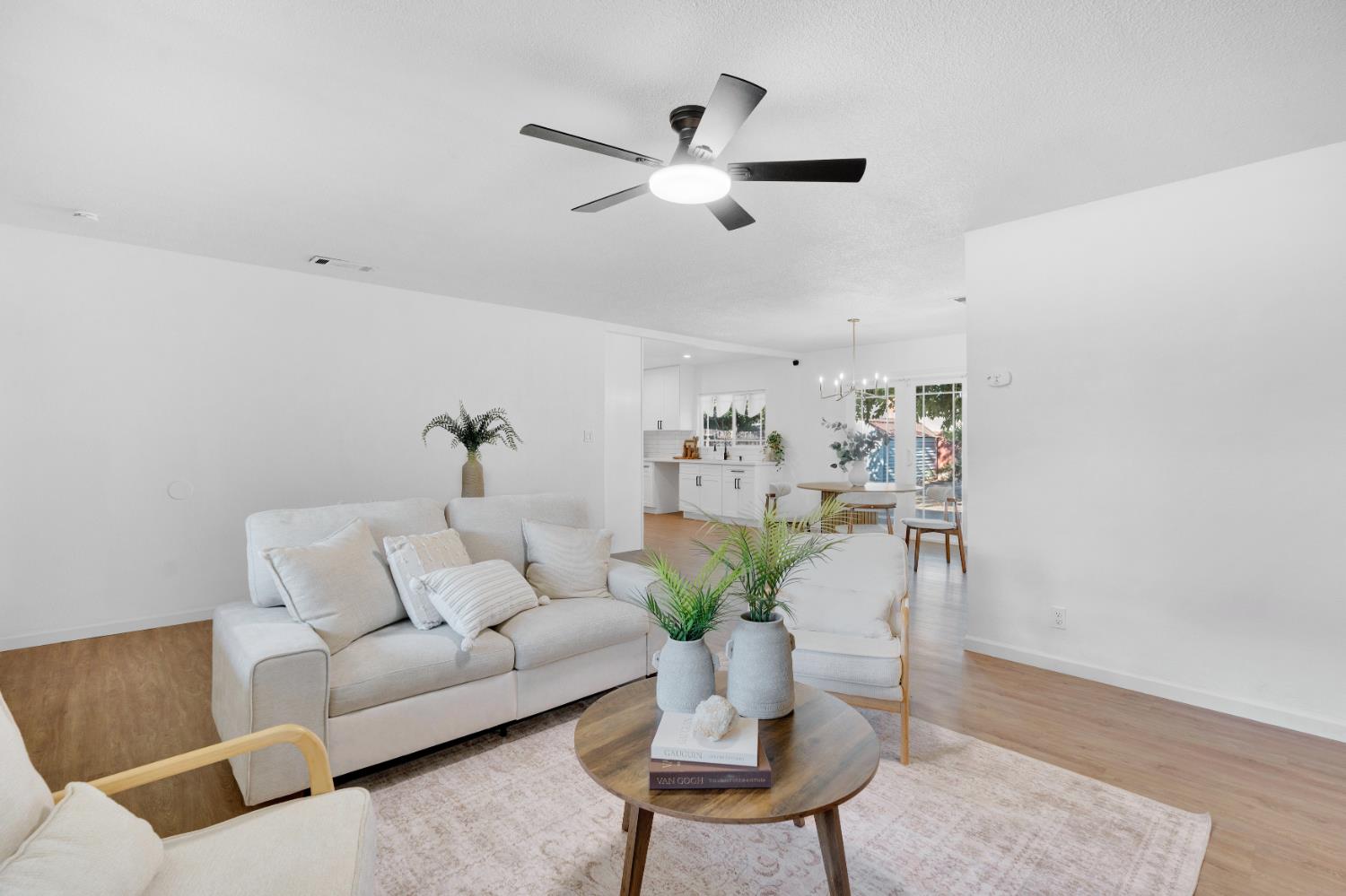 3641 N Maple Ave, Fresno, CA 93726
