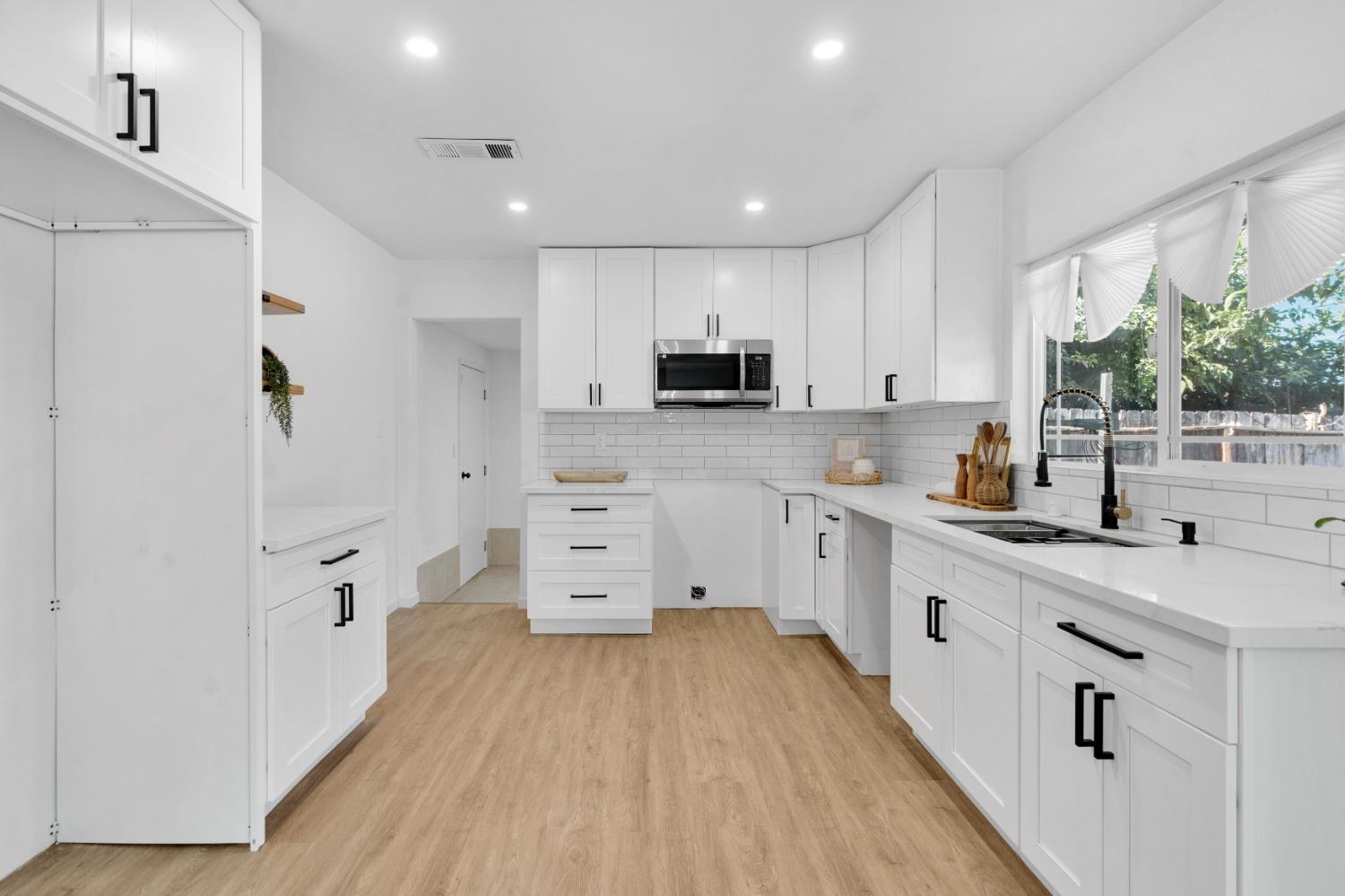 3641 N Maple Ave, Fresno, CA 93726