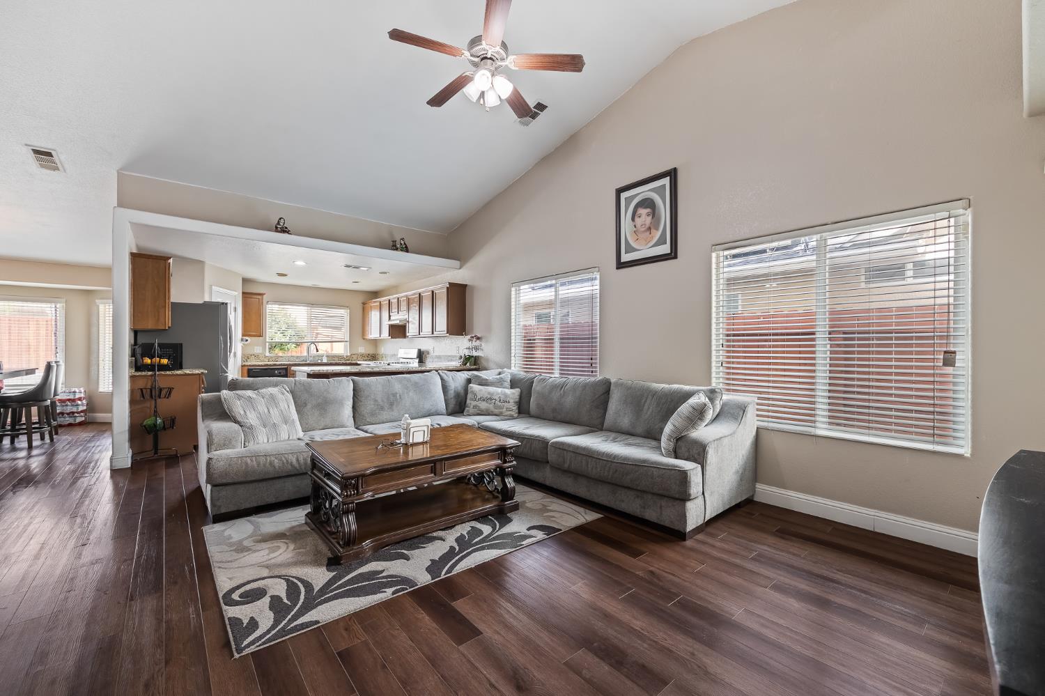 5110 W Simpson Ave, Fresno, CA 93722