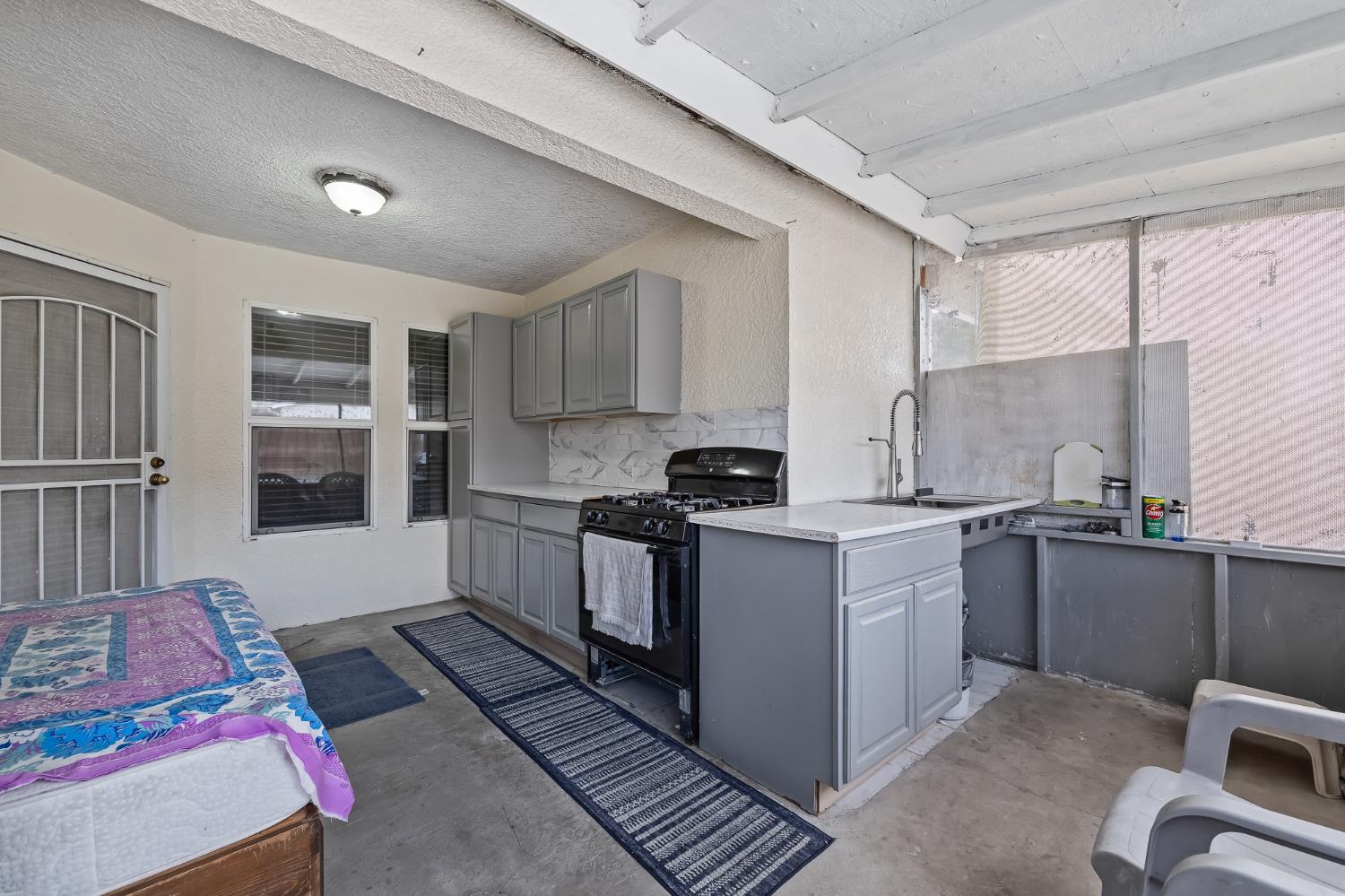 5110 W Simpson Ave, Fresno, CA 93722