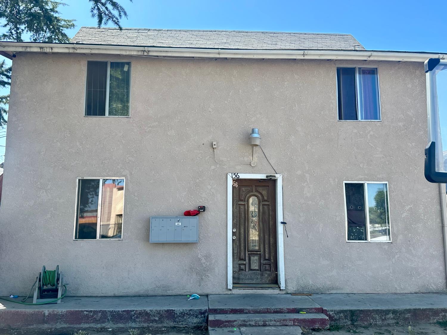 156 W Ventura, Dinuba, CA 93618