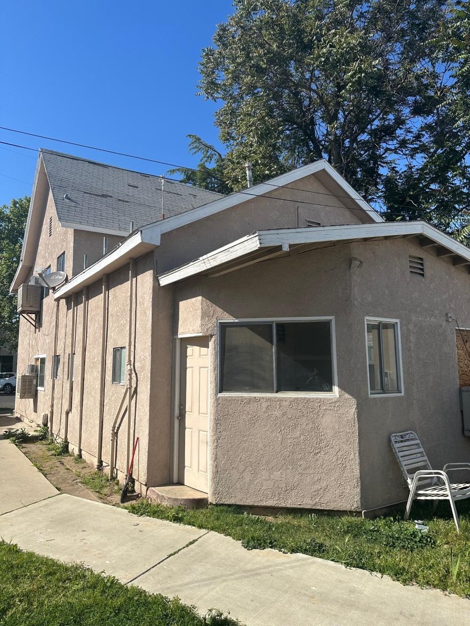 156 W Ventura, Dinuba, CA 93618