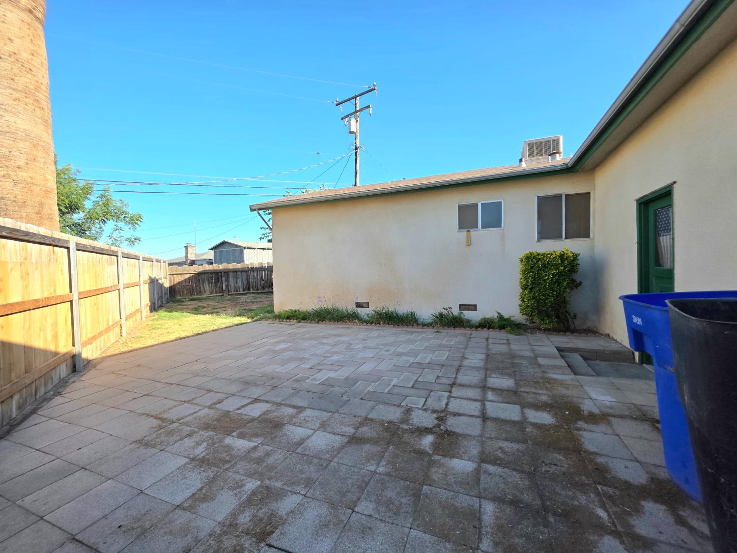2001 N Burl Dr, Hanford, CA 93230