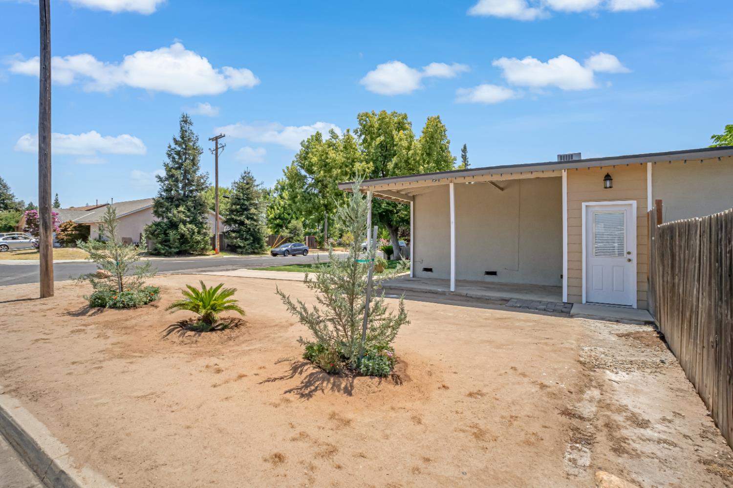 902 Music Ave, Clovis, CA 93612