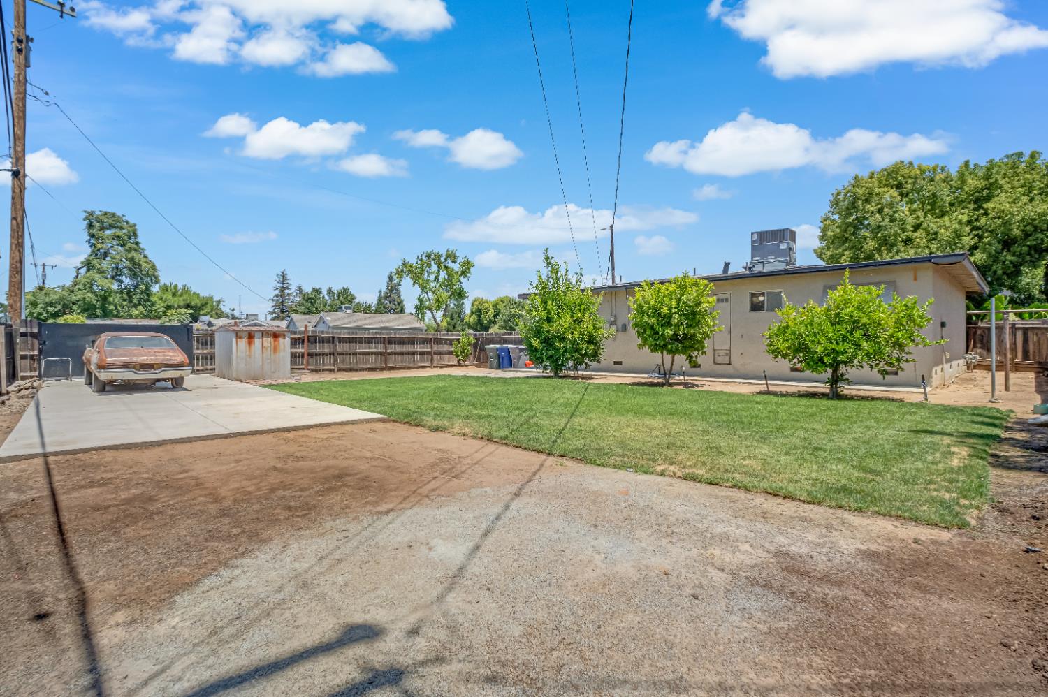 902 Music Ave, Clovis, CA 93612