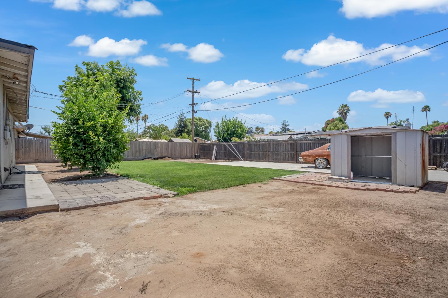 902 Music Ave, Clovis, CA 93612