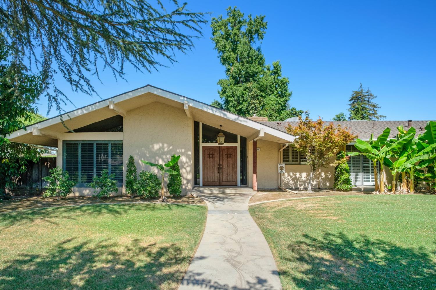 5367 N Briarwood Ave, Fresno, CA 93711