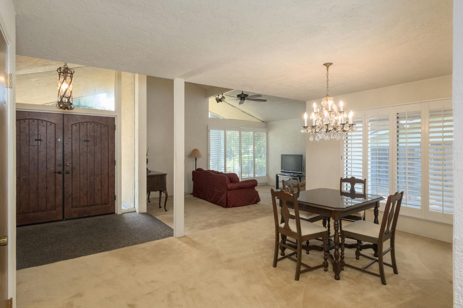 5367 N Briarwood Ave, Fresno, CA 93711