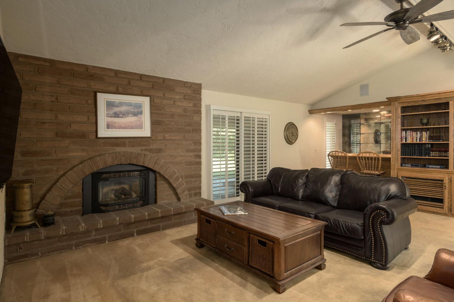 5367 N Briarwood Ave, Fresno, CA 93711
